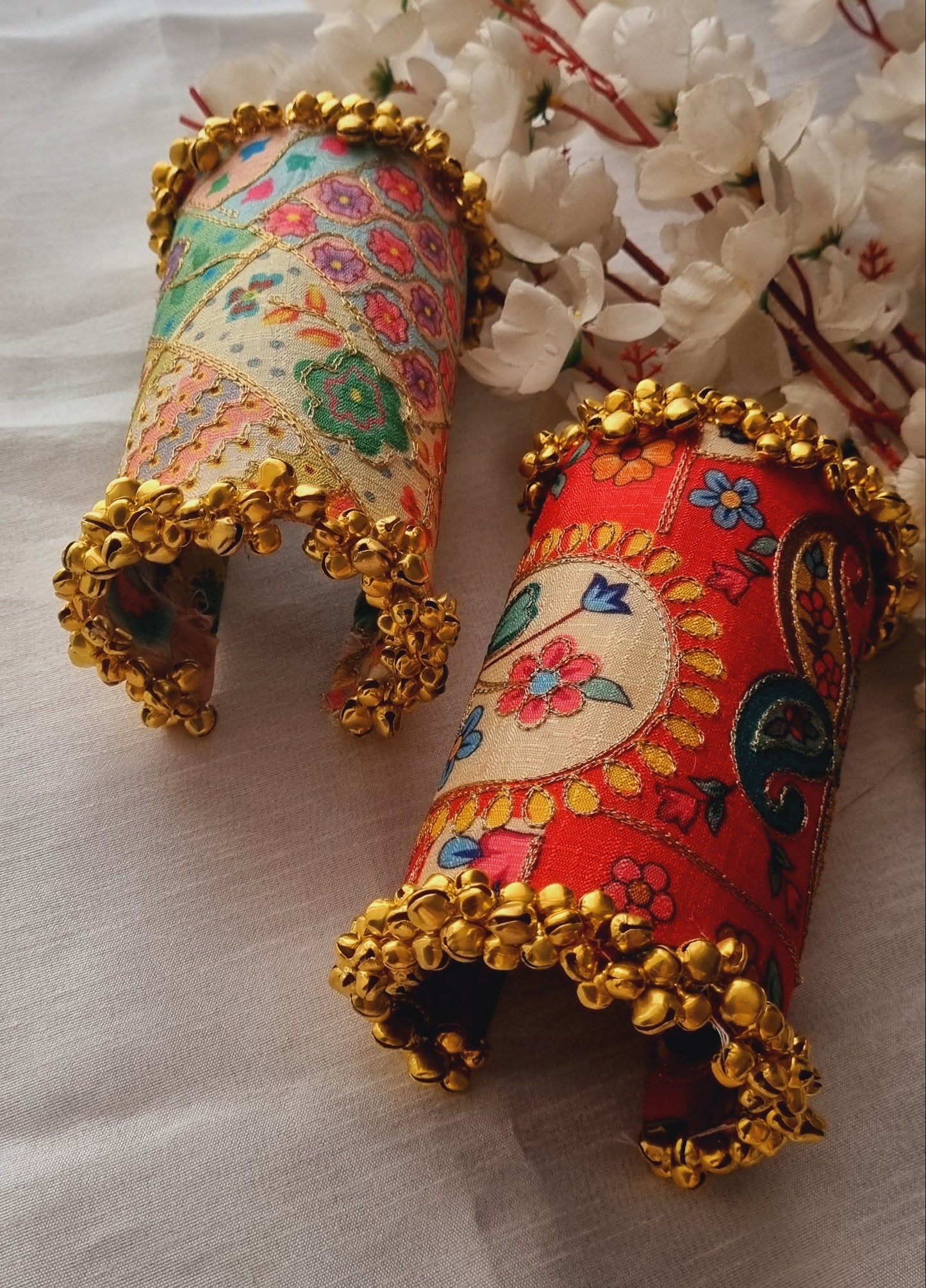 Sunehri Handcuff