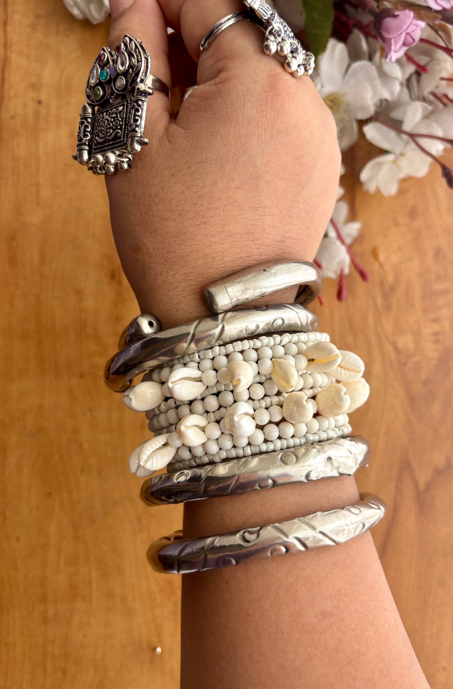 Safed Garba Kada Set