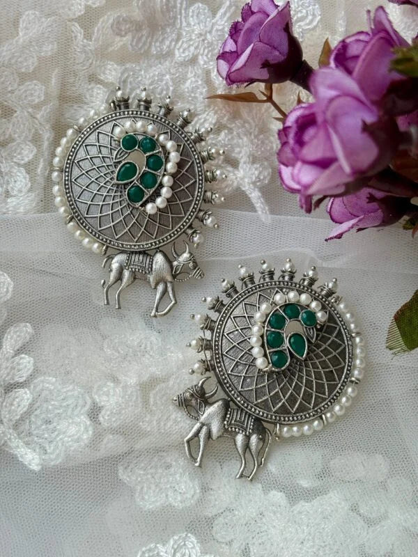 Nandi Studs