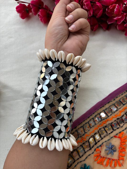 Darpan Handcuff