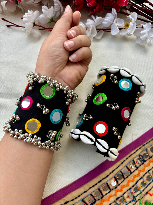 Aasmaa Rabari Handcuff