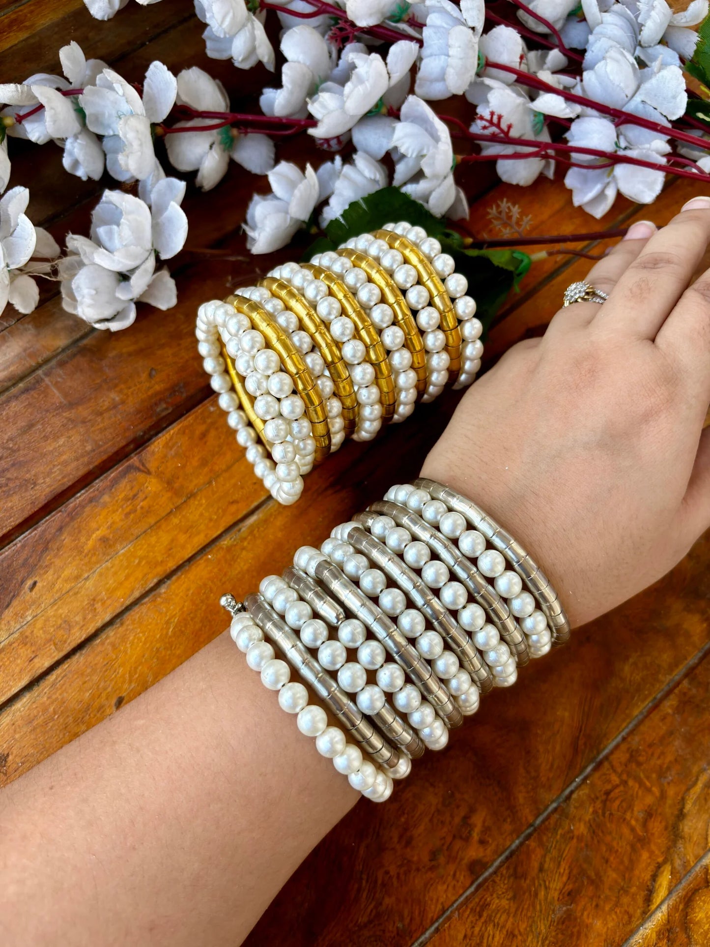 Pearl Swirl Handcuff