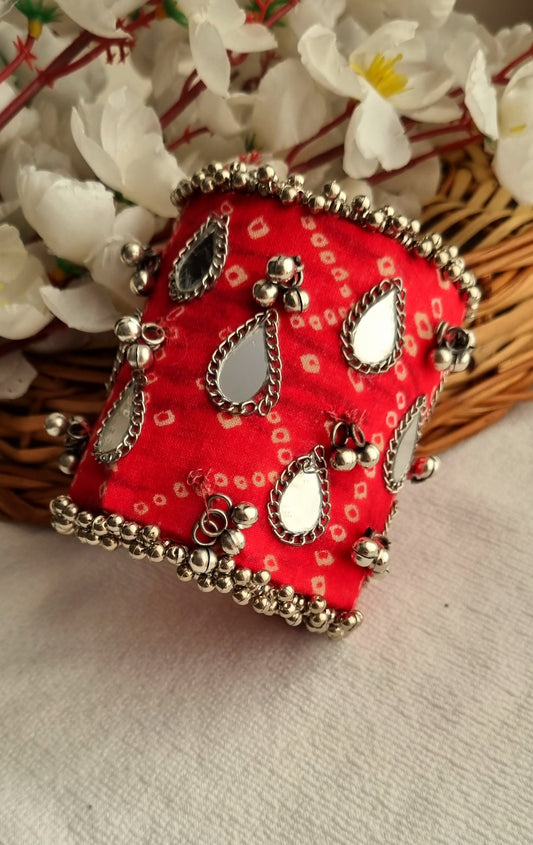 Bandhej Handcuff