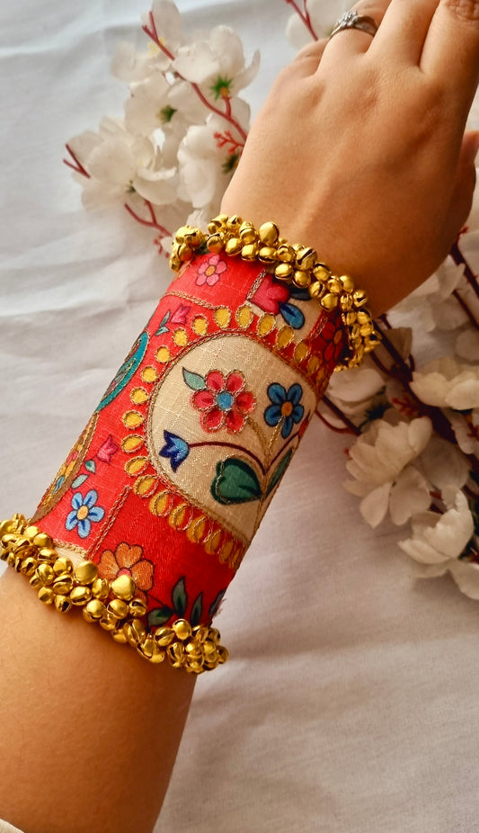 Sunehri Handcuff
