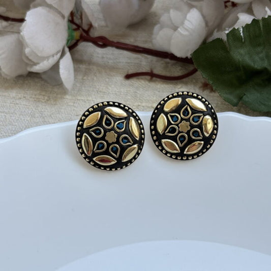 Ada Lac Studs