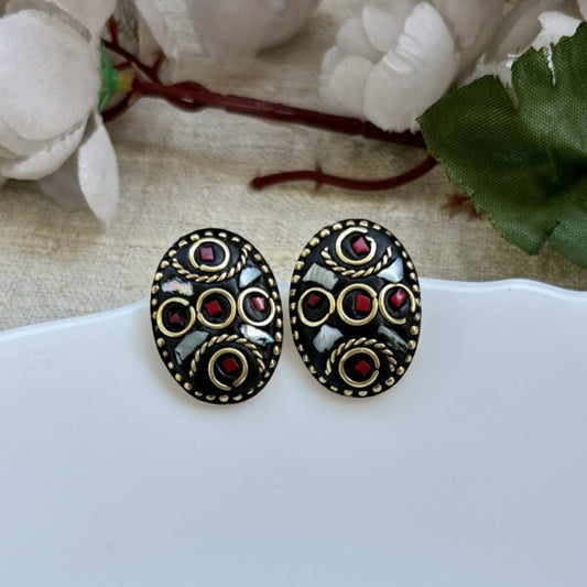 Aqsa Lac Studs