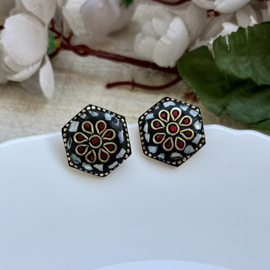 Ayat Lac Studs