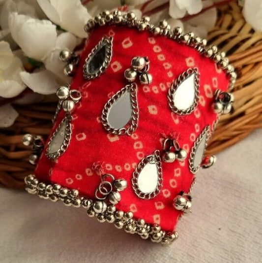 Bandhej Handcuff