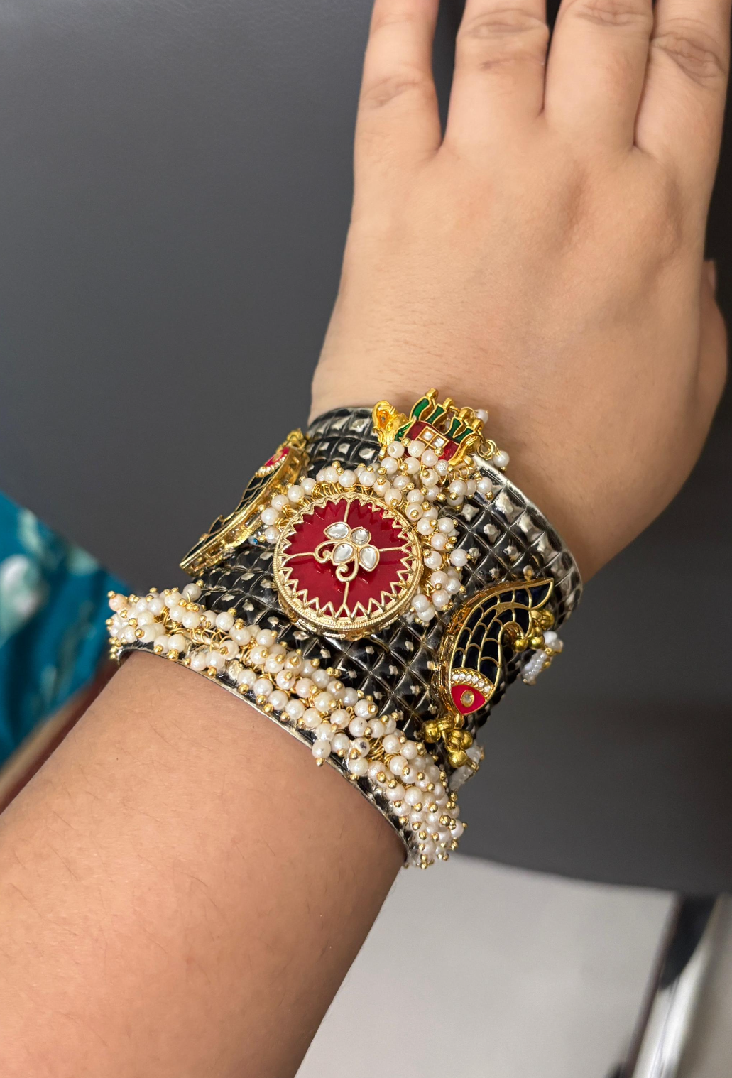 Laal Fushion kada