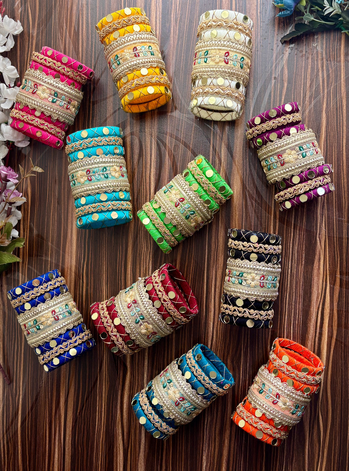 Akarshit Bangles Set