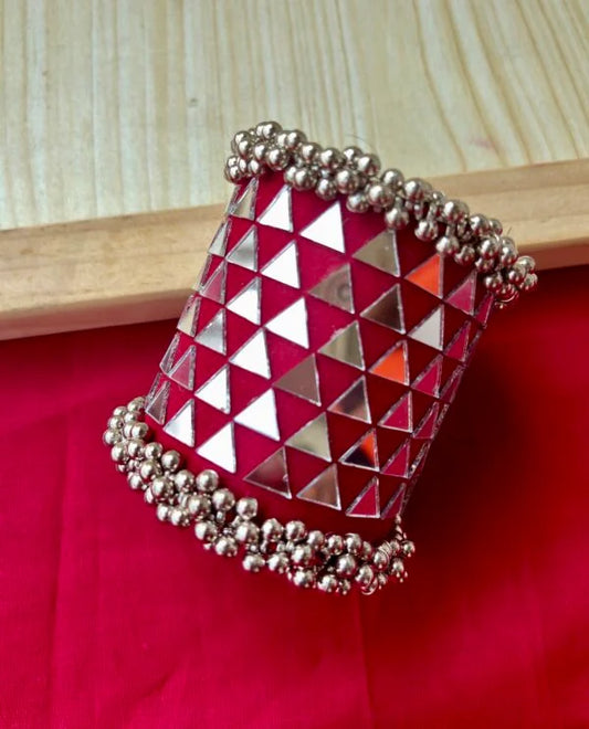 Trikon Handcuff
