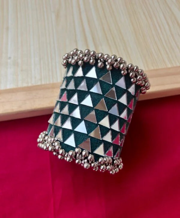 Trikon Handcuff