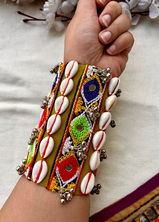 Shor Rabari Handcuff