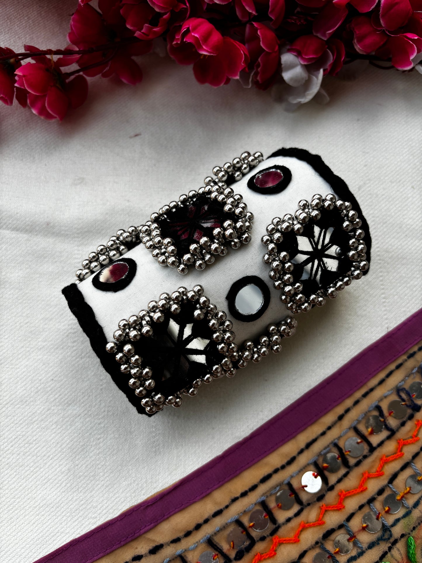 Masakali Rabari Handcuff