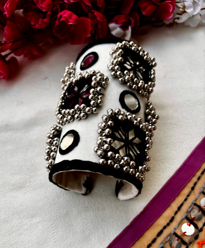 Masakali Rabari Handcuff