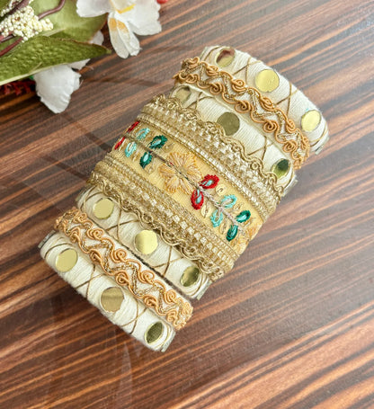 Akarshit Bangles Set