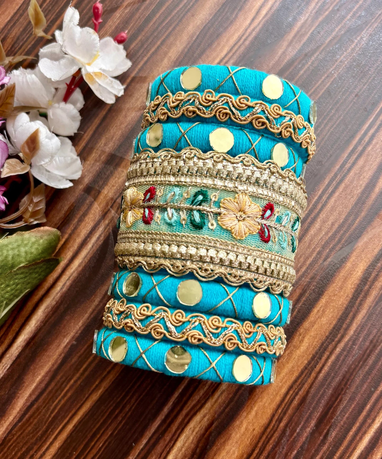 Akarshit Bangles Set