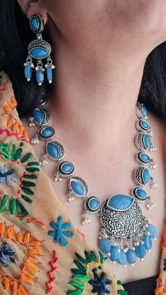 Monalisa Long Necklace