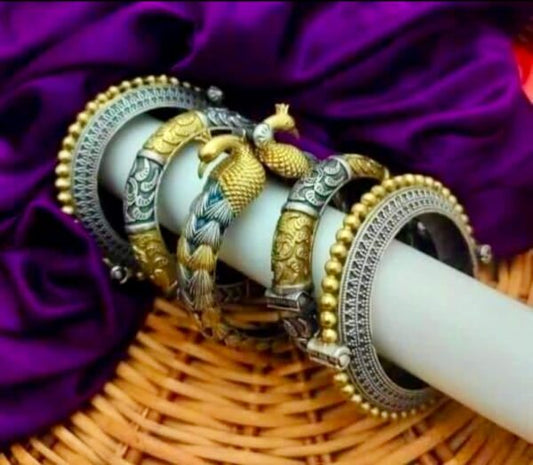 Mor Brass Kada Set