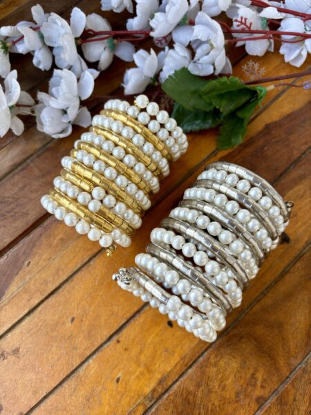 Pearl Swirl Handcuff